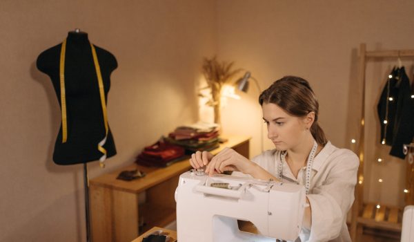 پاره شدن نخ چرخ خیاطی